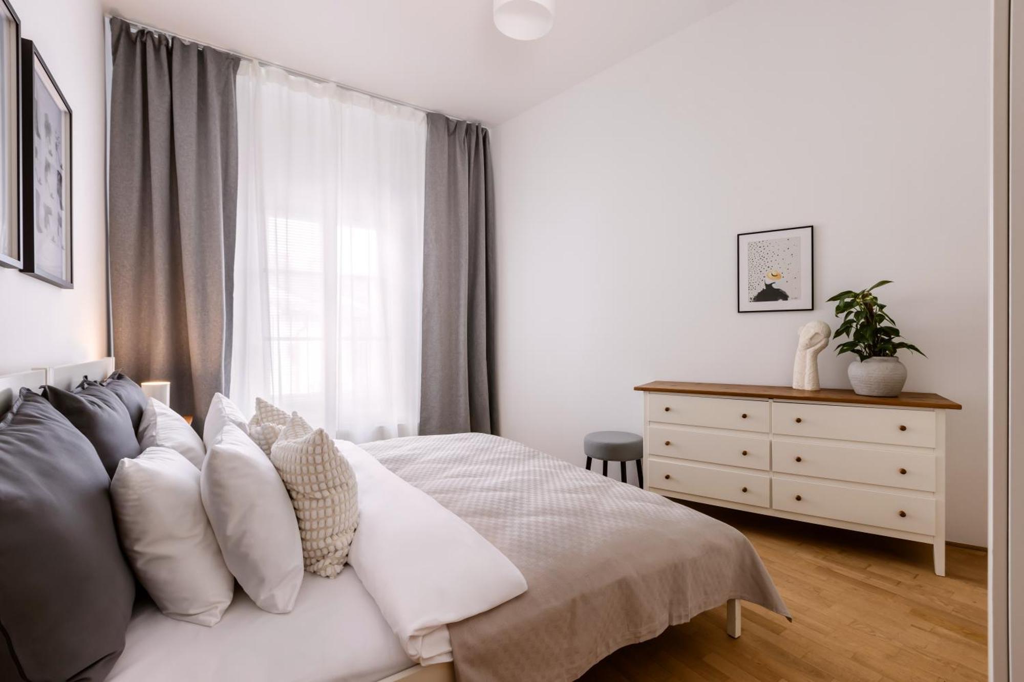 Turnkey I Old Town 5br Loft Apartment