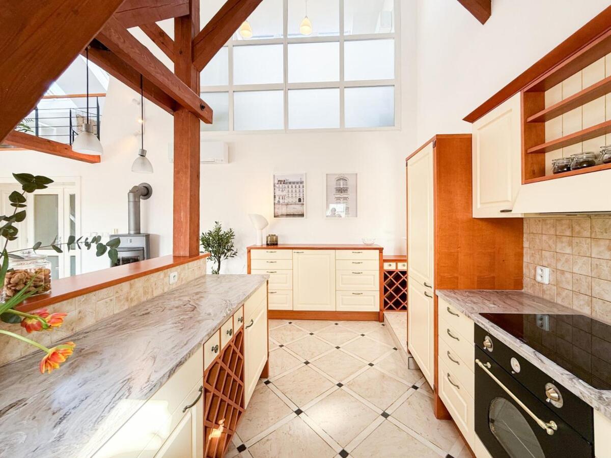Turnkey I Old Town 5br Loft Apartment