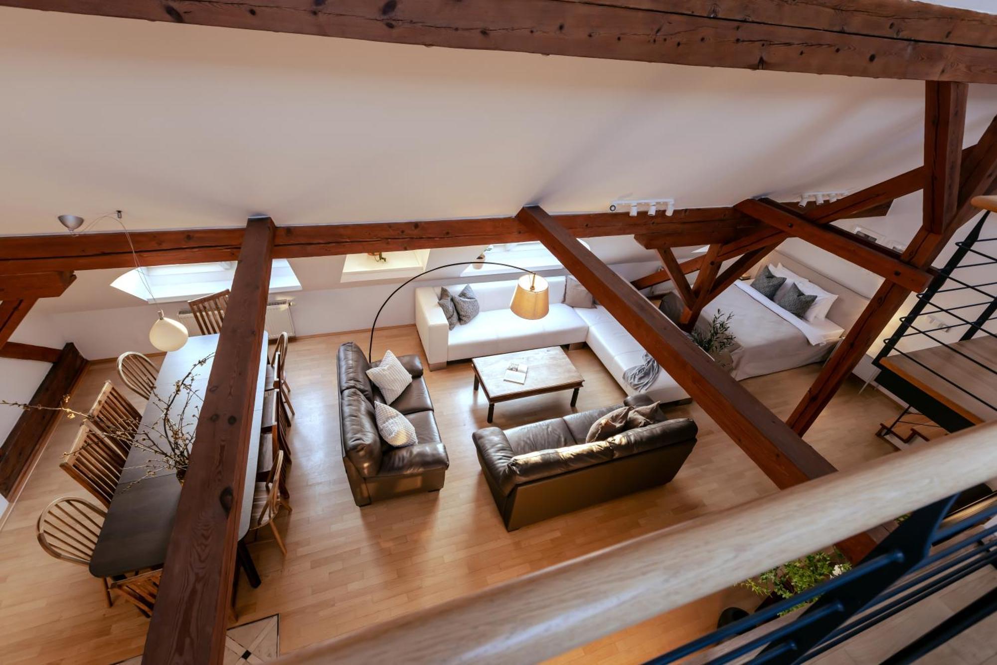 Turnkey I Old Town 5br Loft Apartment
