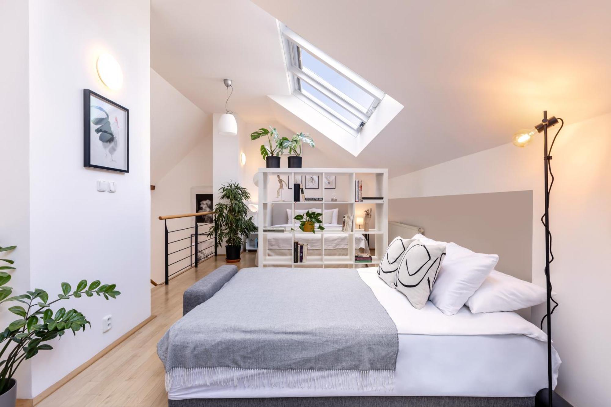 Turnkey I Old Town 5br Loft Apartment